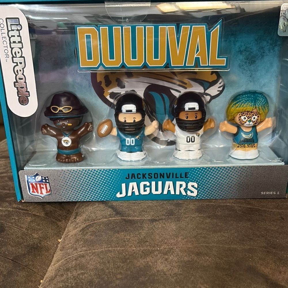 BRAND New! Little People Jacksonville Jaguars Collector Set